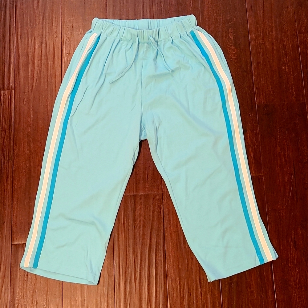 NWOT-Woman Within- Women's Capris- (Medium)